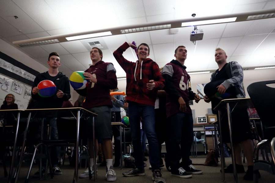 Students in Mrs. Jennifer Davis fifth period Language Arts IV class participate in a two minute Hate. Photo by Morgan Hawkins