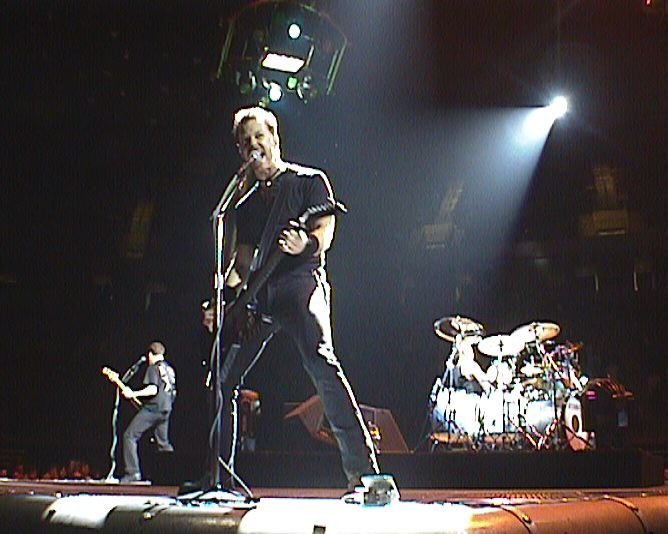 At University Park, James Hetfield perform on the Load/ReLoad Tour March 2, 1997. Photo by Niclas Swanlund, used with permission.
