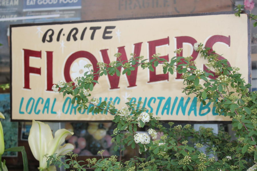 On the way to Mission Dolores Park, Bi-Rite Flowers displays an assortment of flowers outside their shop. Photo by Kierra Gunn.
