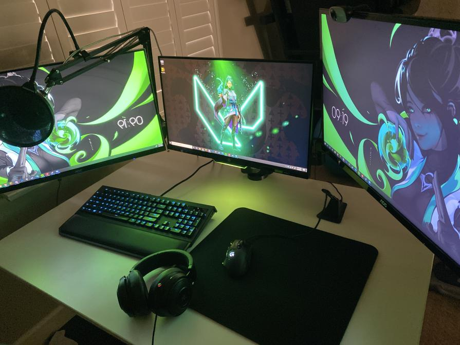 Najeeb+Khan%E2%80%99s+three-monitor+gaming+setup%2C+which+he+uses+to+compete+for+Valorant+Esports+games%2C+competitions+and+scrimmages.+Photo+by+Najeeb+Khan.